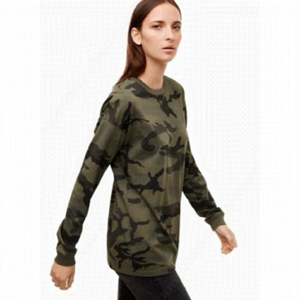 ARITZIA-TNA Chiemsee Camo T-Shirt Grapeleaf (Size: Medium)